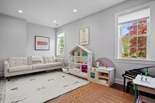 100 Hirsch Rd, Stamford, CT 06905 - Photo 15