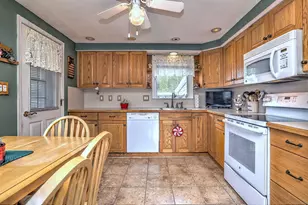 83 Pauline Ave, West Haven, CT 06516 - Photo 17