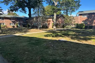 5 Treat St, West Haven, CT 06519 - Photo 3