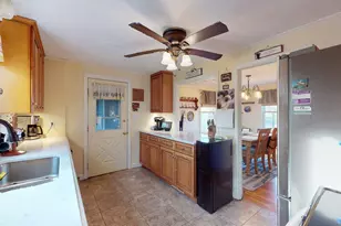 22 Pearl St, Windsor Locks, CT 06096 - Photo 5