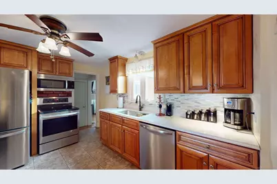 22 Pearl Street, Windsor Locks, CT 06096 - Photo 3