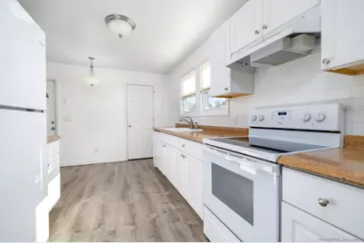 29 Sterling Place, Stamford, CT 06907 - Photo 7