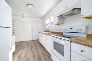 29 Sterling Pl, Stamford, CT 06907 - Photo 7