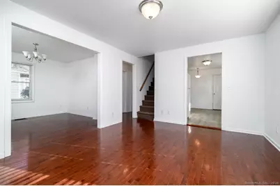 29 Sterling Place, Stamford, CT 06907 - Photo 3