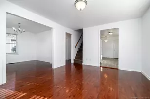 29 Sterling Pl, Stamford, CT 06907 - Photo 3