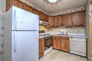 715 Frenchtown Rd, Bridgeport, CT 06606 - Photo 7