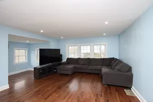 32 Spring St, Ansonia, CT 06401 - Photo 3