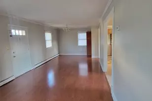 87 Ellington St, Hartford, CT 06106 - Photo 5