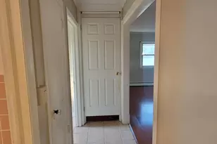 87 Ellington St, Hartford, CT 06106 - Photo 7