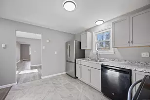 4 Esperon St, Waterbury, CT 06705 - Photo 7