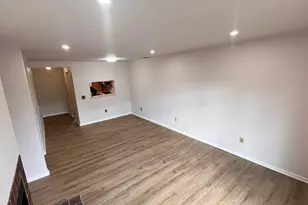 25 Janet Cir, Bridgeport, CT 06606 - Photo 5