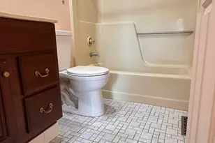 25 Janet Cir, Bridgeport, CT 06606 - Photo 21