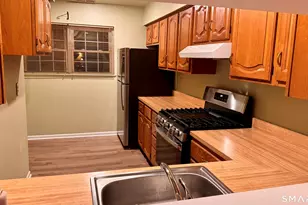 25 Janet Cir, Bridgeport, CT 06606 - Photo 7