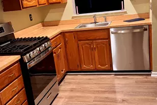 25 Janet Cir, Bridgeport, CT 06606 - Photo 9