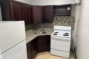 32 Cook Ave, Meriden, CT 06451 - Photo 3