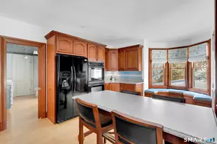 110 Freeman Rd, Middletown, CT 06457 - Photo 7