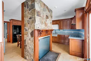 110 Freeman Rd, Middletown, CT 06457 - Photo 11