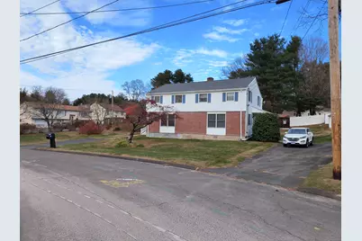 28 McLaughlin Terrace, Derby, CT 06418 - Photo 3