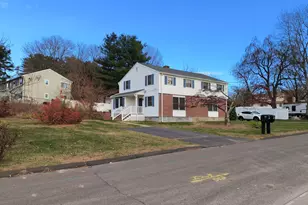 28 McLaughlin Terrace, Derby, CT 06418 - Photo 5