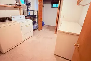 12 Chester Dr, Windsor Locks, CT 06096 - Photo 5