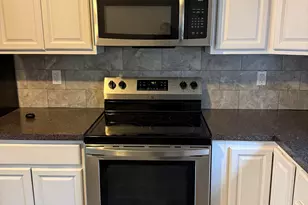 12 Harbison Ave, Hartford, CT 06106 - Photo 7