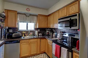 212 Sterling Village, Meriden, CT 06450 - Photo 3