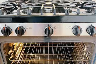 31 Brainerd Rd, Branford, CT 06405 - Photo 5