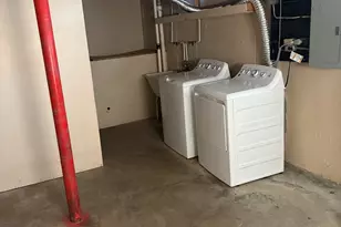 39 Westphal St, West Hartford, CT 06110 - Photo 15