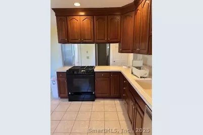 70 Thorpe Street #72, Fairfield, CT 06824 - Photo 11