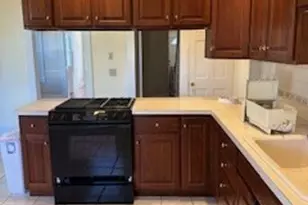 70 Thorpe St, Fairfield, CT 06824 - Photo 11