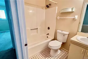 25 Farmington Meadow Dr, Farmington, CT 06032 - Photo 9