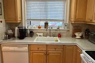 18 Greenbriar Dr, Farmington, CT 06032 - Photo 3