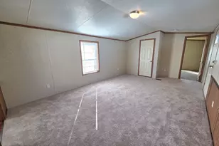 9 N Rd, East Windsor, CT 06088 - Photo 5