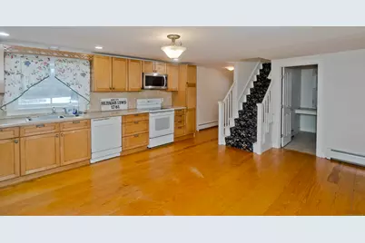 1095 South Grand Street, Suffield, CT 06093 - Photo 7