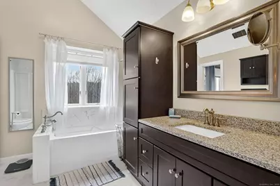 416 Hillcrest Avenue, West Springfield, MA 01089 - Photo 35