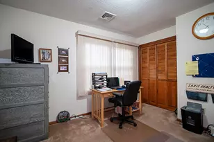 250 Hume Dr, Hamden, CT 06514 - Photo 27