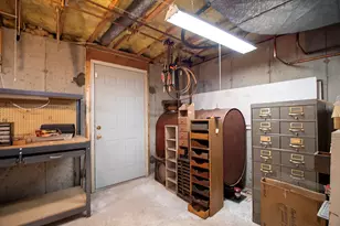 250 Hume Dr, Hamden, CT 06514 - Photo 33