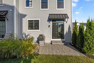 22 Brentwood Cir, Danbury, CT 06810 - Photo 23