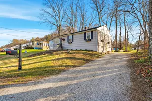 11 Denis Dr, Thompson, CT 06255 - Photo 3