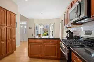 101 Royals Ct, Trumbull, CT 06611 - Photo 11