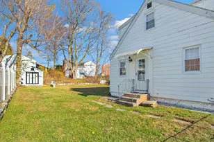 28 Aquila Rd, Stamford, CT 06902 - Photo 3