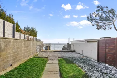 6 Meadowbank Road, Greenwich, CT 06870 - Photo 3