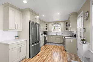 77 Maple St, Darien, CT 06820 - Photo 3