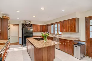 14 Concord Ridge Rd, Newtown, CT 06470 - Photo 9