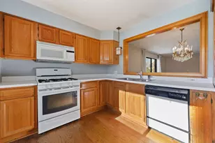 522 Iroquois Ln, Stratford, CT 06614 - Photo 5