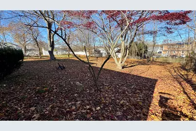 9 Warwick Lane, East Haven, CT 06512 - Photo 5