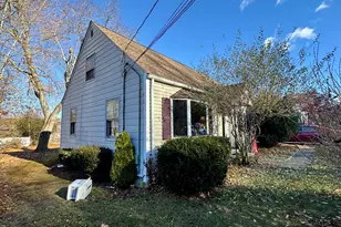 9 Warwick Ln, East Haven, CT 06512 - Photo 3