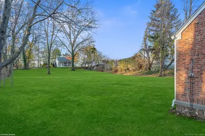 37 Thorpe Avenue, Meriden, CT 06450 - Photo 5