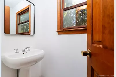 8 Phoebee Lane, Brookfield, CT 06804 - Photo 17