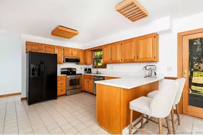 8 Phoebee Lane, Brookfield, CT 06804 - Photo 13